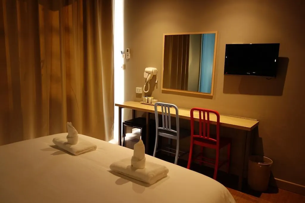 The Beacha Club Hotel Phi Phi Don 3*,